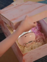 Charger et lire la vidéo dans la visionneuse de la Galerie, Lampe Carrousel Galaxie – Veilleuse Magique 360° pour Enfants &amp; Décoration de Chambre
